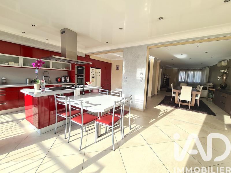 Maison - 160 m² - 9 pièces