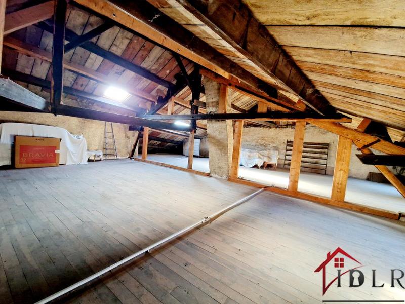 Maison - 260 m² - 6 pièces