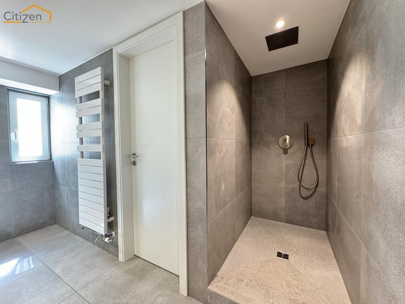 Villa - 212 m² - 6 pièces