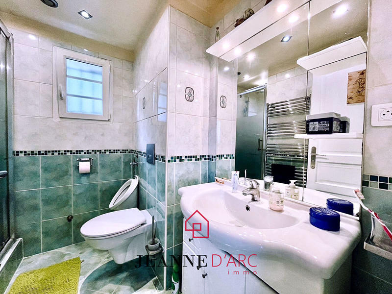 Maison - 165 m² - 9 pièces