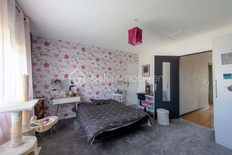 Maison - 200 m² - 7 pièces