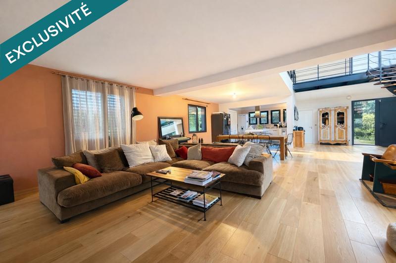 Maison - 240 m² - 6 pièces