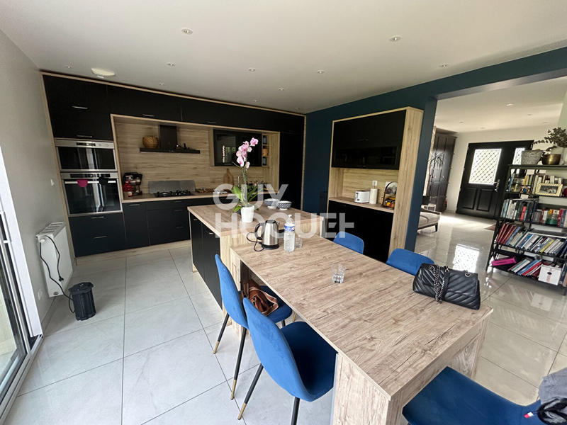 Maison - 170 m² - 7 pièces