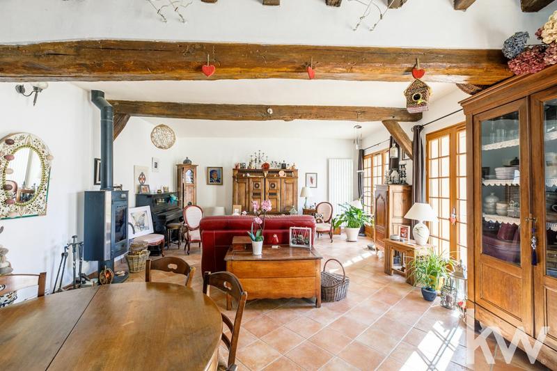 Maison - 210 m² - 7 pièces