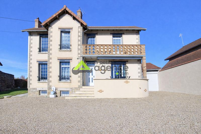 Maison - 98 m² - 5 pièces