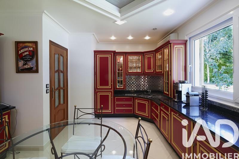 Maison - 296 m² - 10 pièces