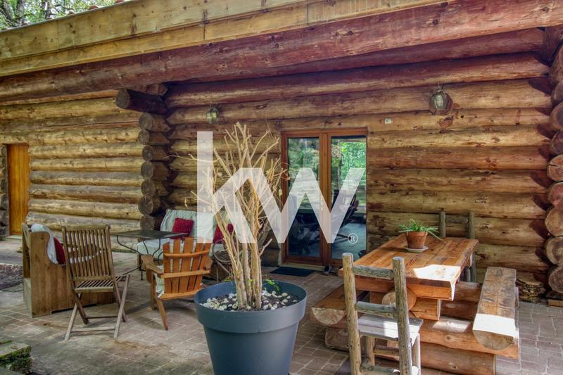 Maison - 260 m² - 8 pièces