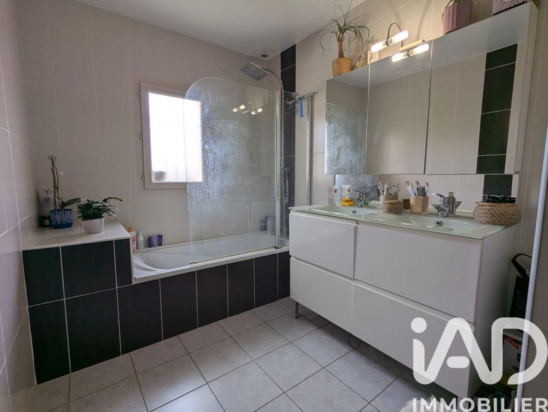 Maison - 99 m² - 5 pièces