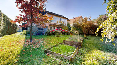 Maison - 178 m² - 8 pièces