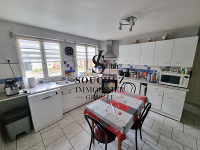 Maison - 90 m² - 5 pièces