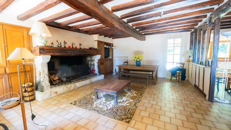 Maison - 660 m² - 16 pièces