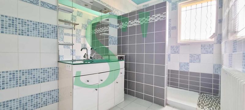 Maison - 96 m² - 4 pièces