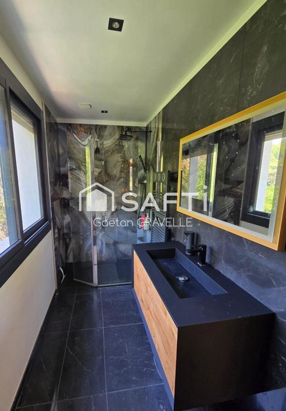 Maison - 192 m² - 5 pièces