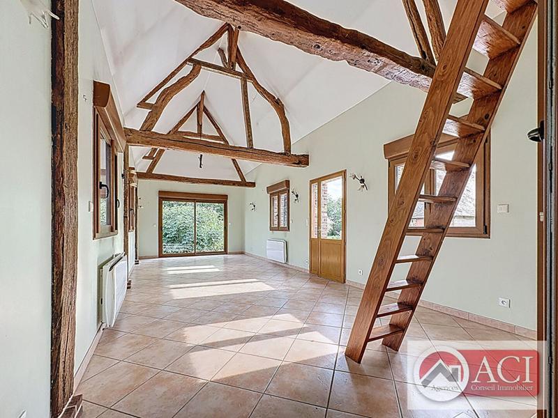 Maison - 4 800 m² - 6 pièces