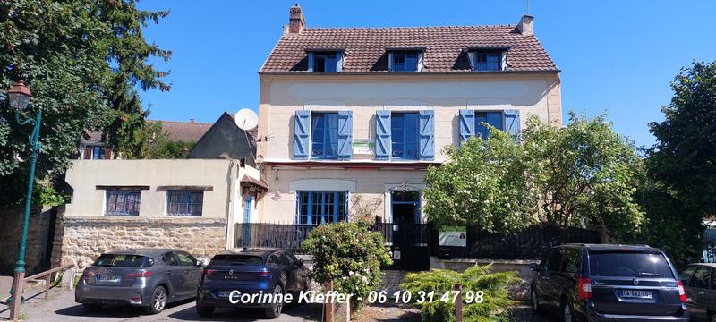 Maison - 284 m² - 10 pièces