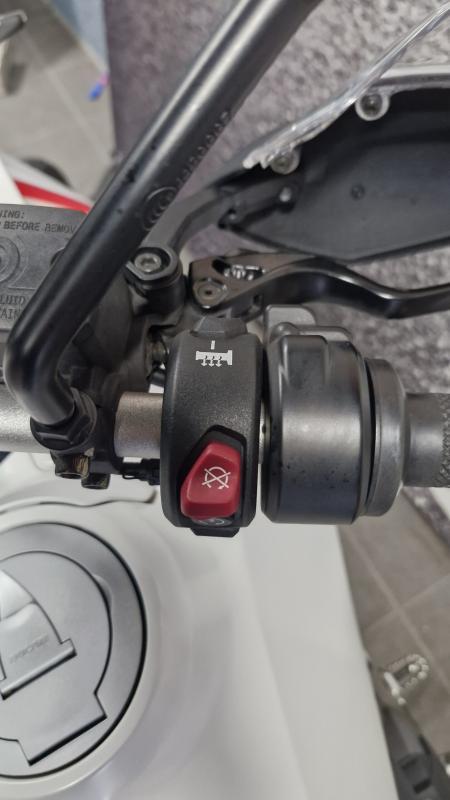 Ducati desertx desret x 900