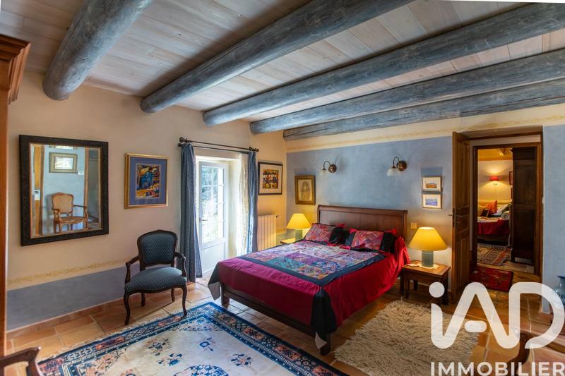 Maison - 343 m² - 14 pièces