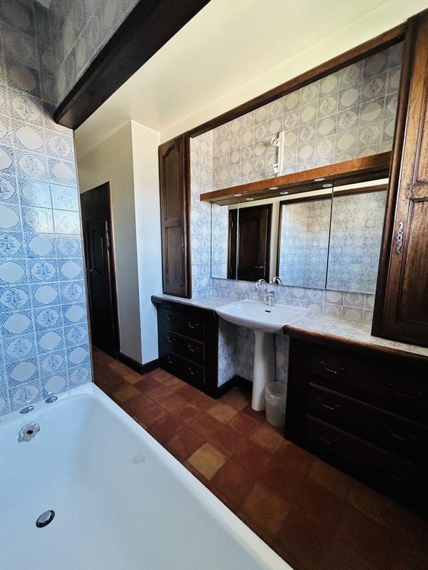 Maison - 200 m² - 6 pièces