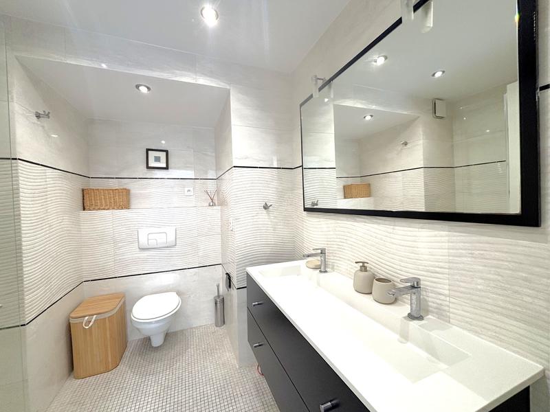 Appartement - 9 719 m² - 4 pièces