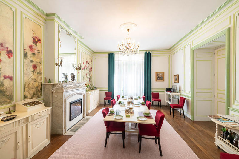 Maison - 498 m² - 20 pièces