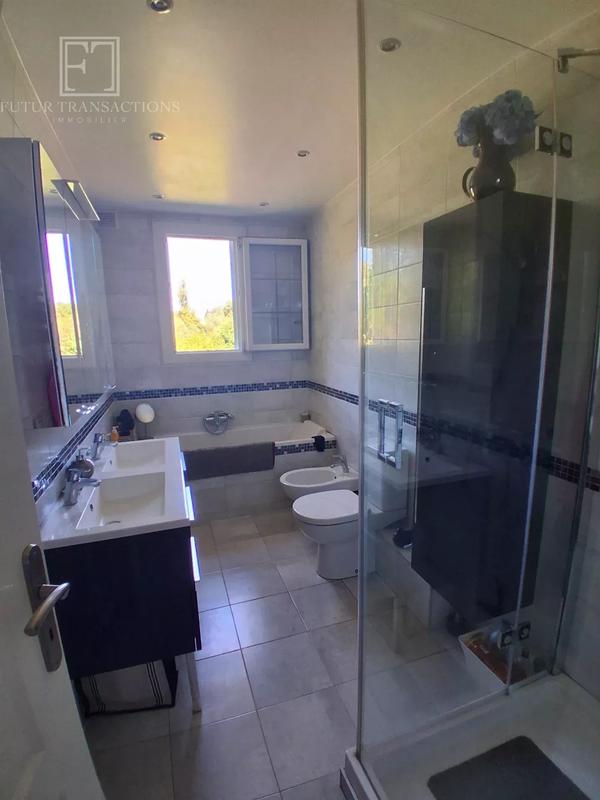 Maison - 145 m² - 6 pièces