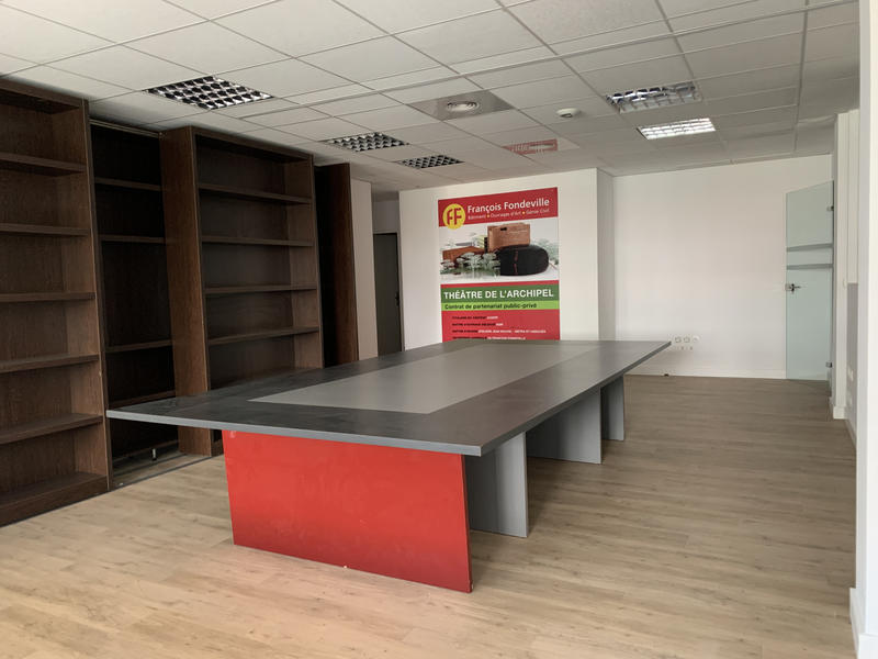 Bureau - 124 m²