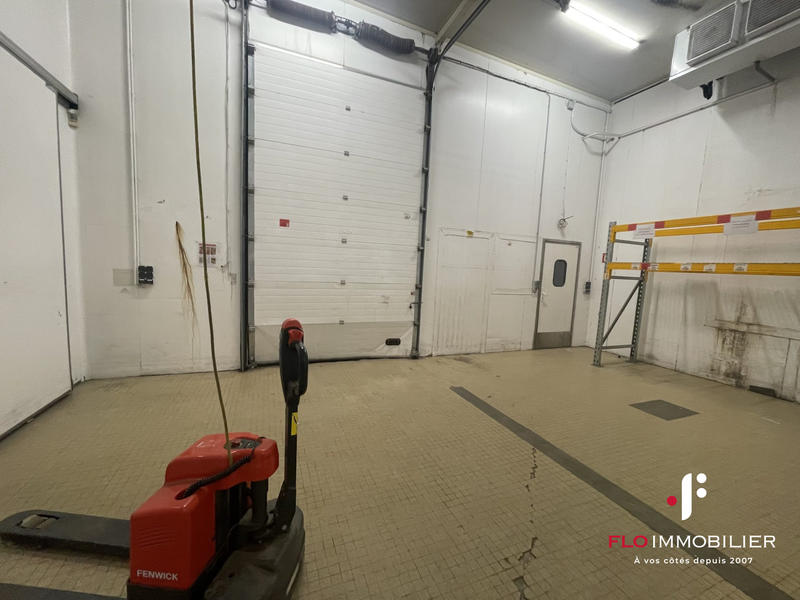 Local d'activités - 2 272 m²