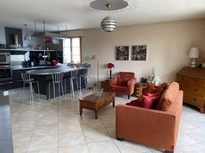 Appartement - 93 m² - 4 pièces