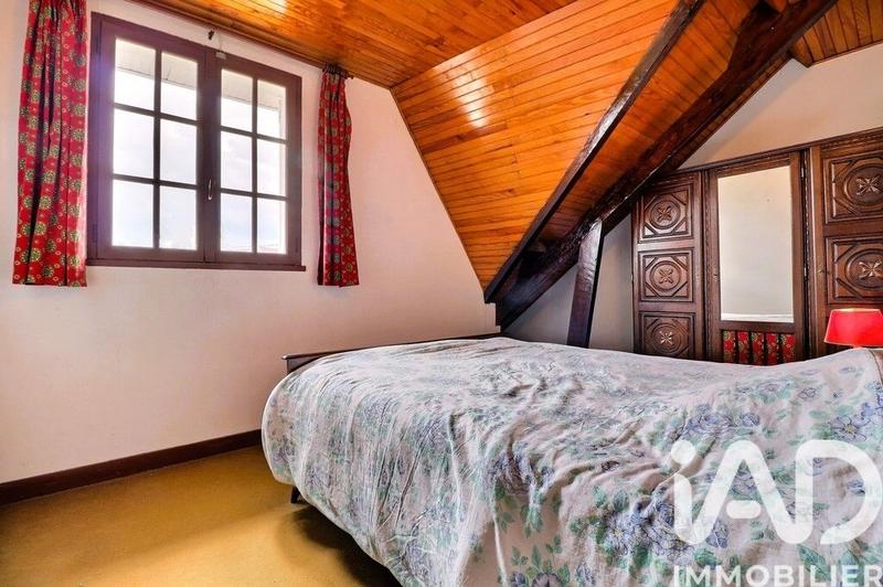 Maison - 170 m² - 9 pièces