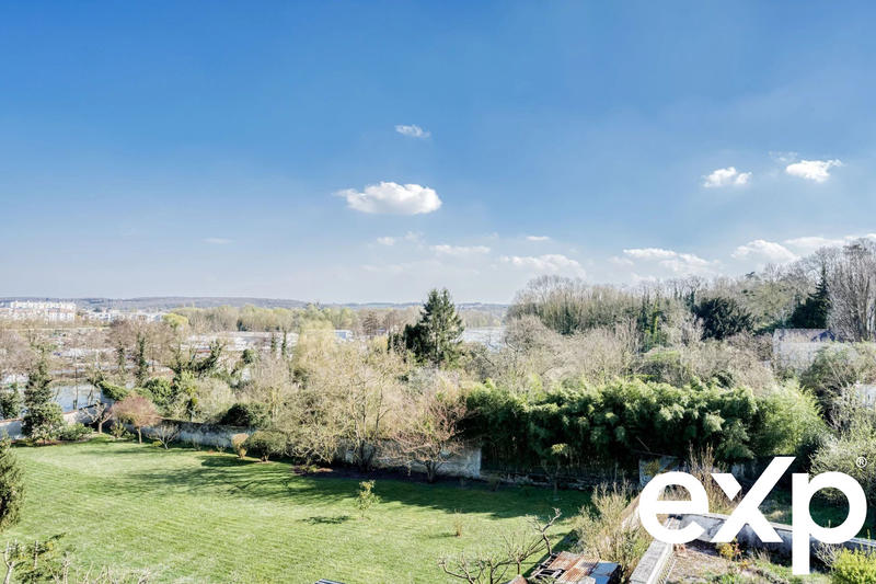 Maison - 246 m² - 10 pièces