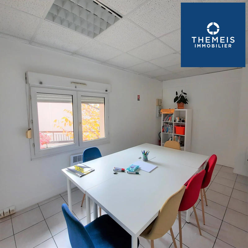 Local commercial - 84 m² - 3 pièces