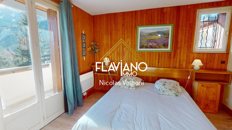 Appartement - 100 m² - 5 pièces