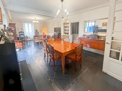 Maison - 178 m² - 7 pièces