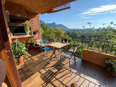 Appartement - 85 m² - 4 pièces