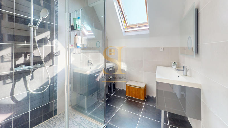 Maison - 168 m² - 7 pièces