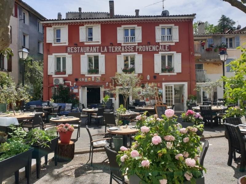 Local commercial - 300 m² - 10 pièces