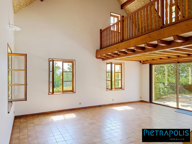 Maison traditionnelle - 222 m² - 8 pièces