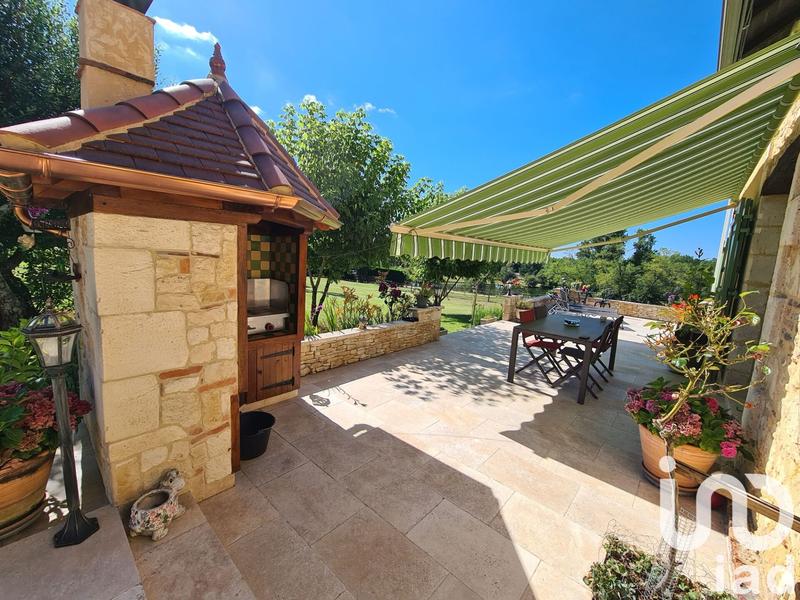 Maison - 202 m² - 6 pièces