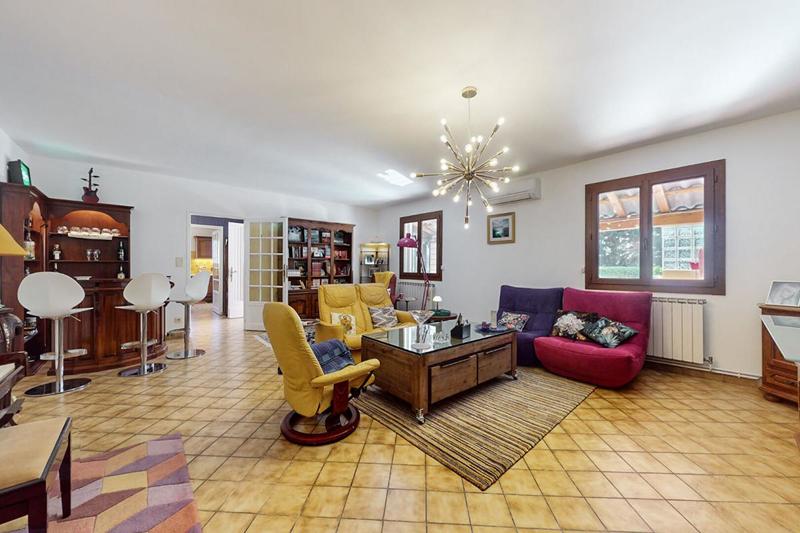 Maison - 180 m² - 6 pièces