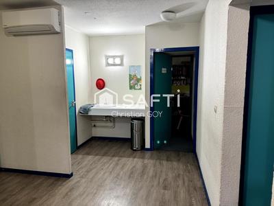 Local commercial - 123 m² - 6 pièces