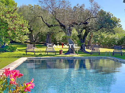 Mas - 180 m² - 6 pièces