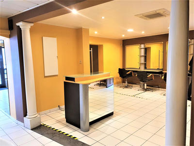 Local commercial - 119 m² - 6 pièces