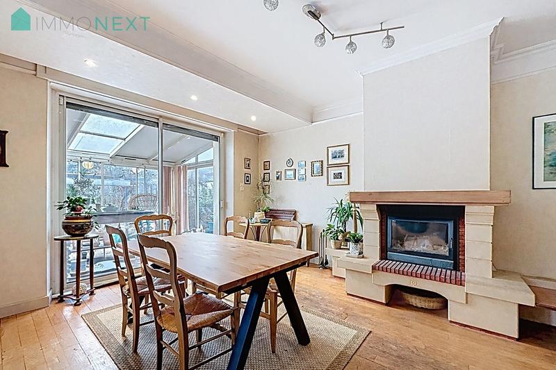 Maison - 213 m² - 9 pièces