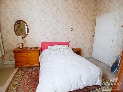 Appartement ancien - 86 m² - 3 pièces