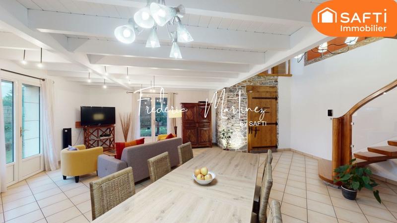 Maison - 213 m² - 5 pièces