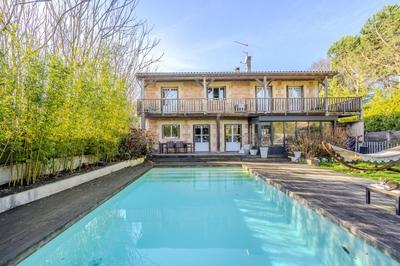 Villa - 200 m² - 6 pièces