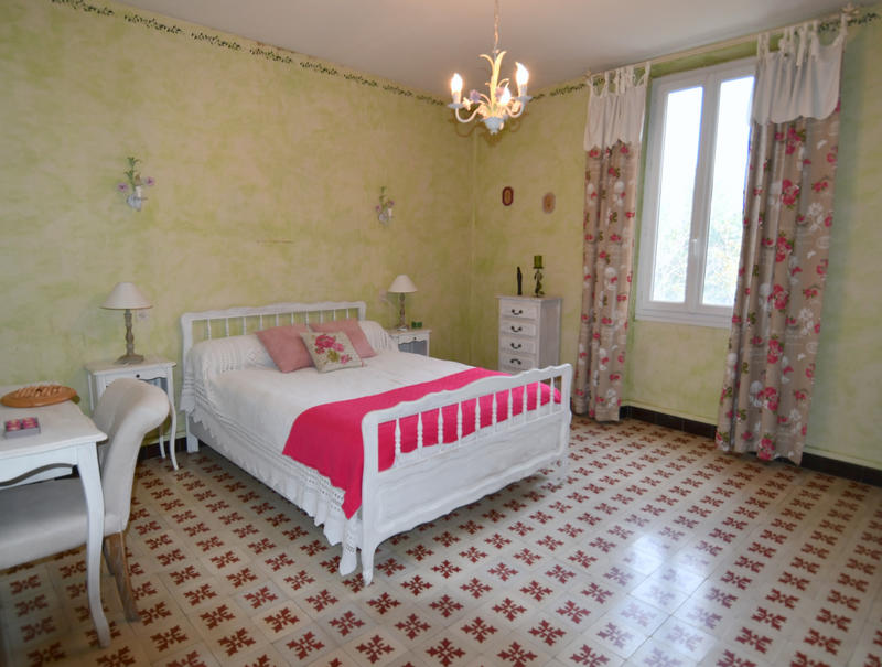 Mas - 300 m² - 8 pièces