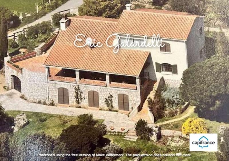 Maison - 328 m² - 12 pièces