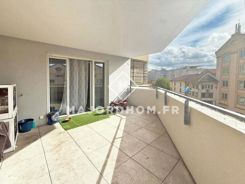Appartement - 80 m² - 4 pièces