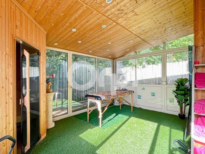 Propriété - 320 m² - 6 pièces